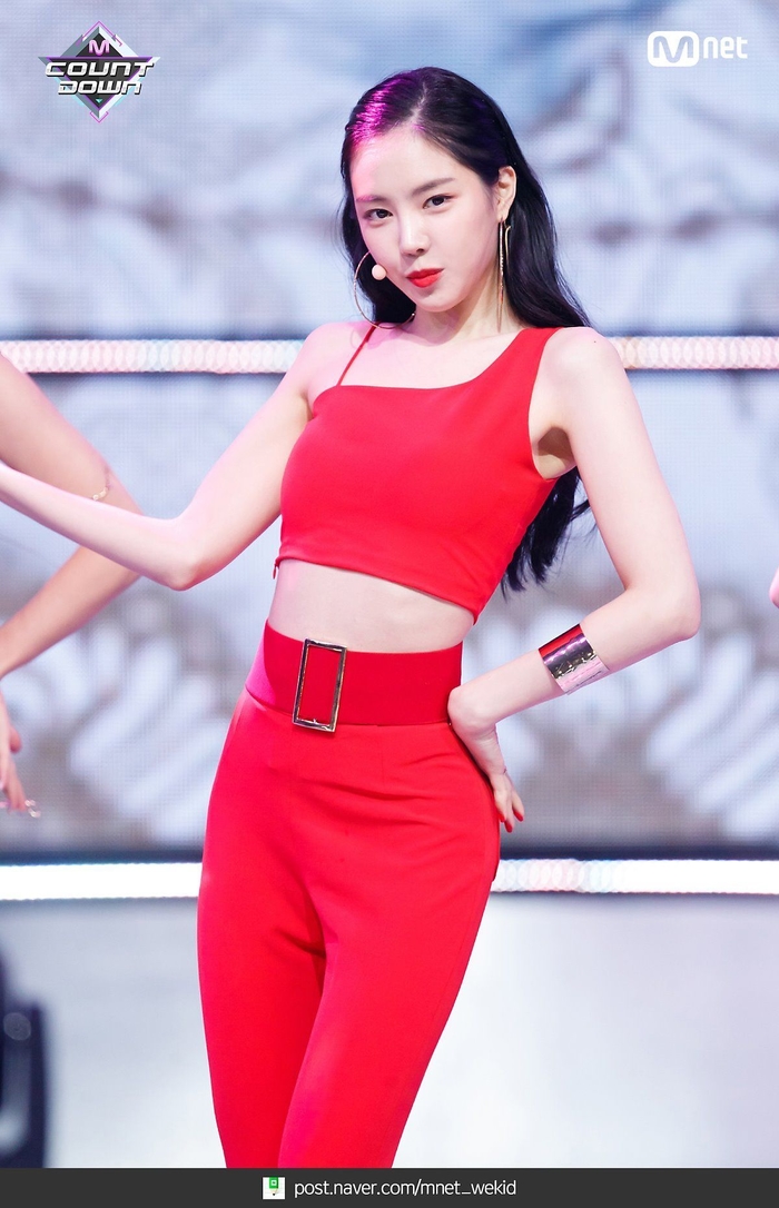 Top idol nữ sở hữu đôi chân tỉ lệ vàng đẹp nhất Kpop