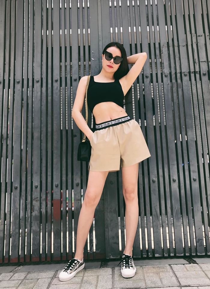 Trang phục xuống phố ngày nắng nóng của mỹ nhân Việt