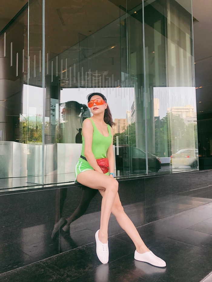 Trang phục xuống phố ngày nắng nóng của mỹ nhân Việt