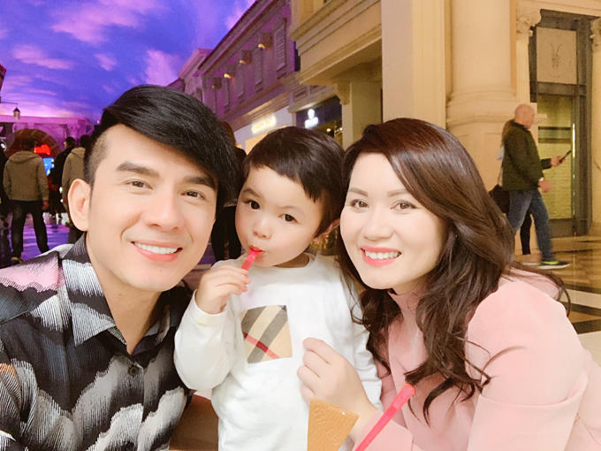 Trường Giang nịnh đầm vợ, Trấn Thành - Hari Won khóa môi ở Paris