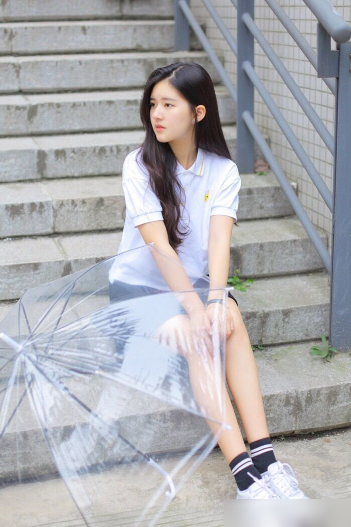 Tử vi thứ Hai (29/04): Sư Tử nghi ngờ tình cảm hiện tại
