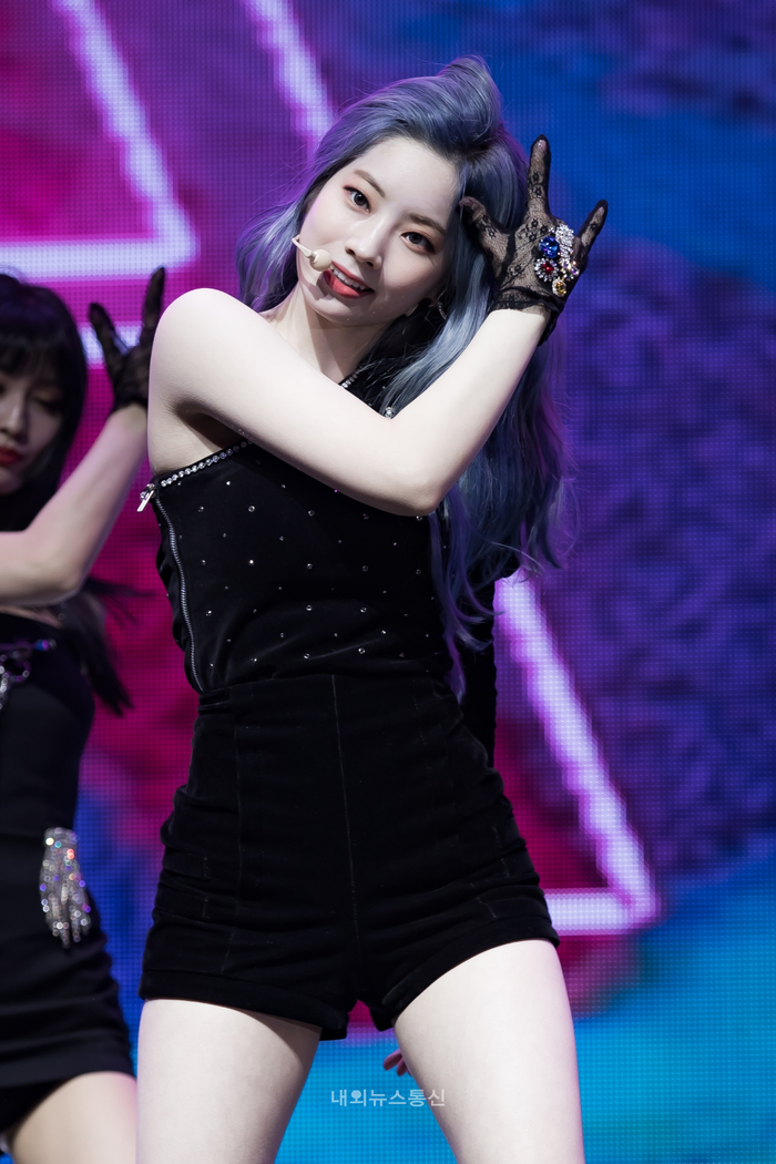 TWICE đã hết thời “bánh bèo”, “lột xác” ngoạn mục thế này đây