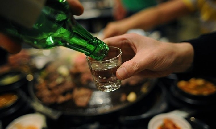 Vợ chồng hoặc người yêu muốn bên nhau lâu phải biết nhậu cùng nhau