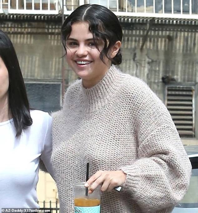 Vóc dáng trồi sụt thất thường của Selena