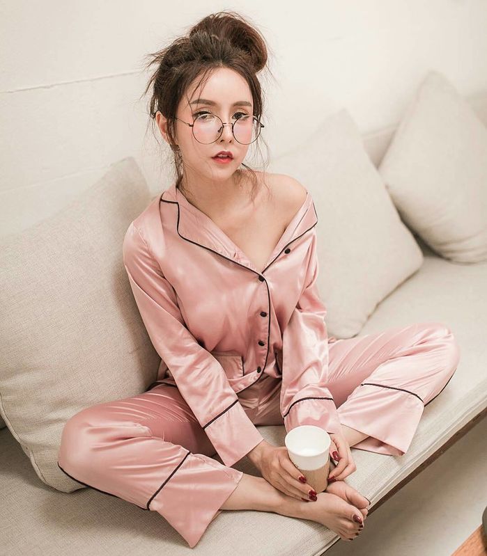 7 bước dưỡng da buổi tối giúp da sáng mịn, láng bóng