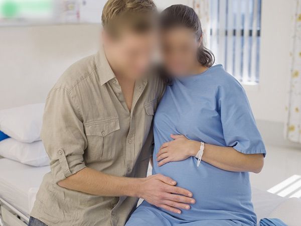 Ngàn lẻ một chuyện cười ra nước mắt khi chị em đi đẻ