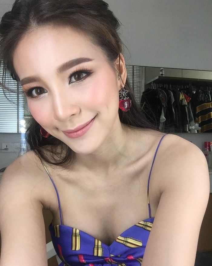Chuyện tình vượt nhà đài gay cấn hơn trong phim của các cặp đôi Tbiz