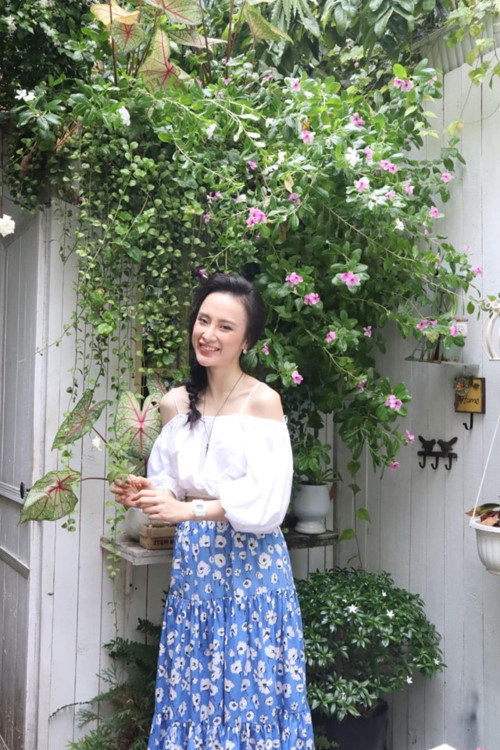 Angela Phương Trinh gây sốc với vẻ ngoài gầy gò, hốc hác sau thơ