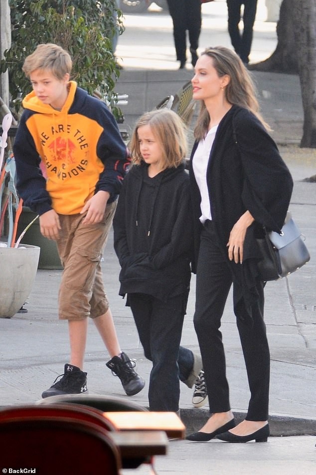 6 nhóc tỳ nhà Jolie-Pitt thay đổi thế nào?
