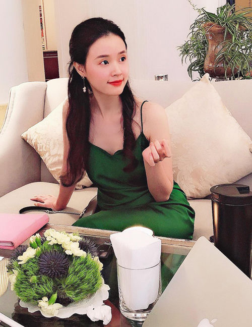 Ảnh hot sao Việt: Hòa Minzy và bạn trai sắp về chung 1 nhà?