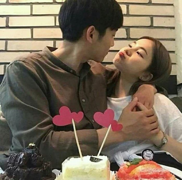 Anh sẽ trả tiền hết 3 bát phở để sau này em nấu phở cho anh ăn cả đời