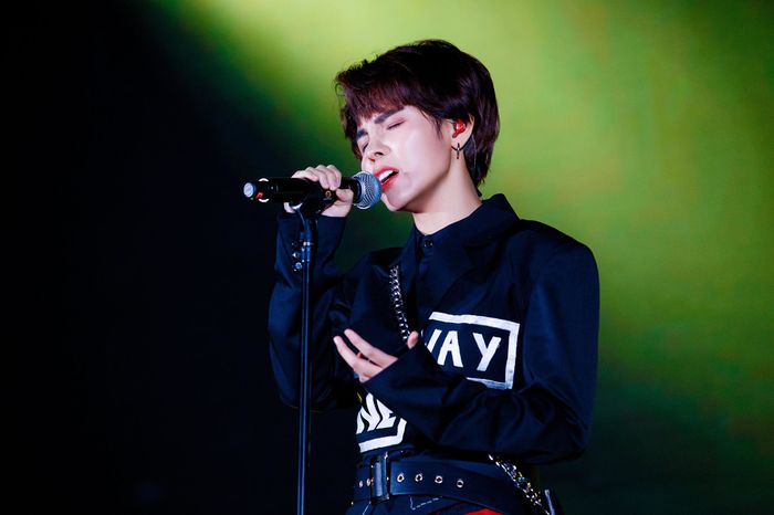 Ảnh thời thơ bé khó nhận ra của các cô nàng tomboy cá tính nhất Vbiz