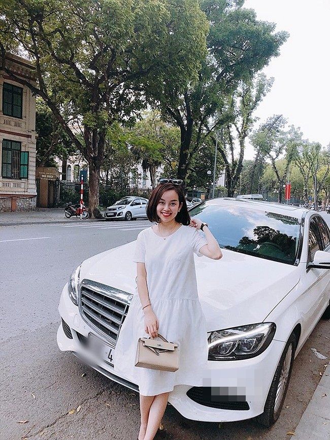Bất ngờ cuộc sống của những người đẹp chia tay cầu thủ đình đám Việt N