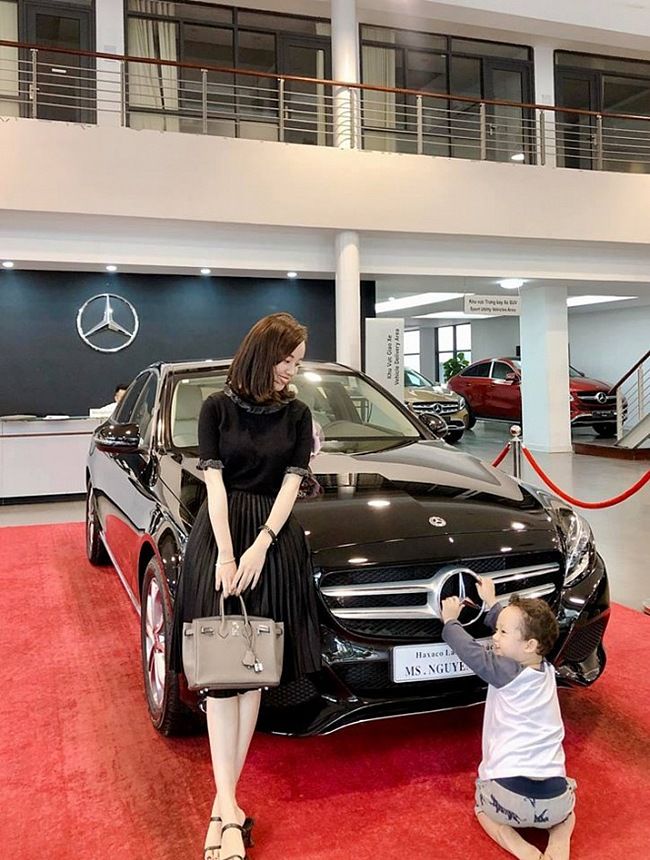 Bất ngờ cuộc sống của những người đẹp chia tay cầu thủ đình đám Việt N