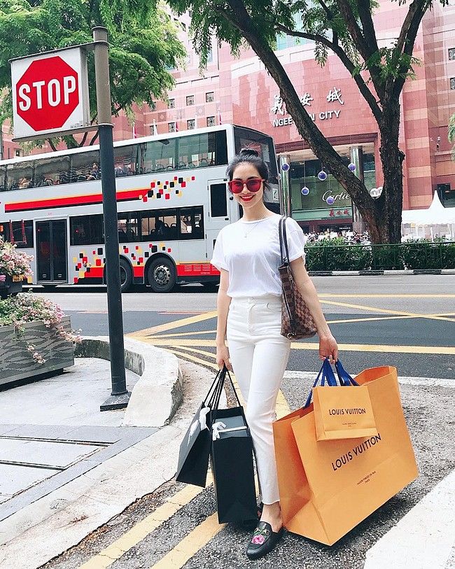 Bất ngờ cuộc sống của những người đẹp chia tay cầu thủ đình đám Việt N