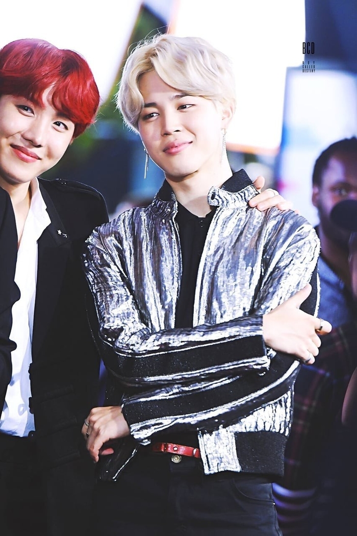 BTS được khen vì mặc các item hàng hiệu theo sở thích cá nhân