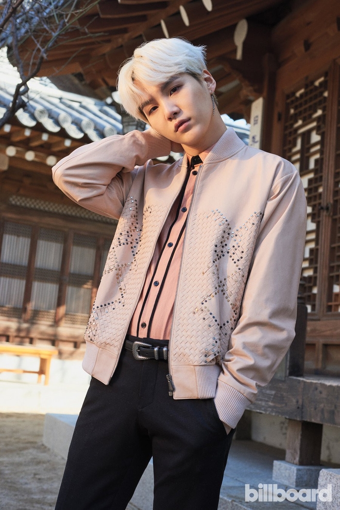 BTS được khen vì mặc các item hàng hiệu theo sở thích cá nhân