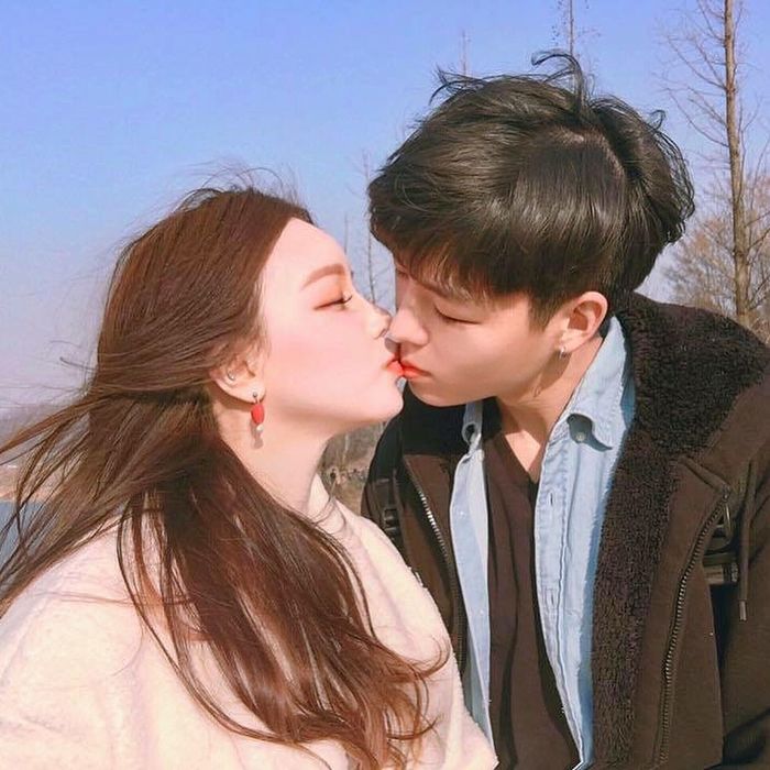 Các cặp đôi hạnh phúc thường không công khai tình yêu lên MXH
