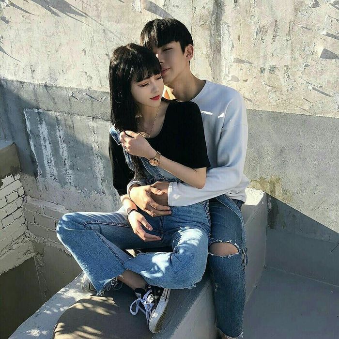 Các cặp đôi hạnh phúc thường không công khai tình yêu lên MXH