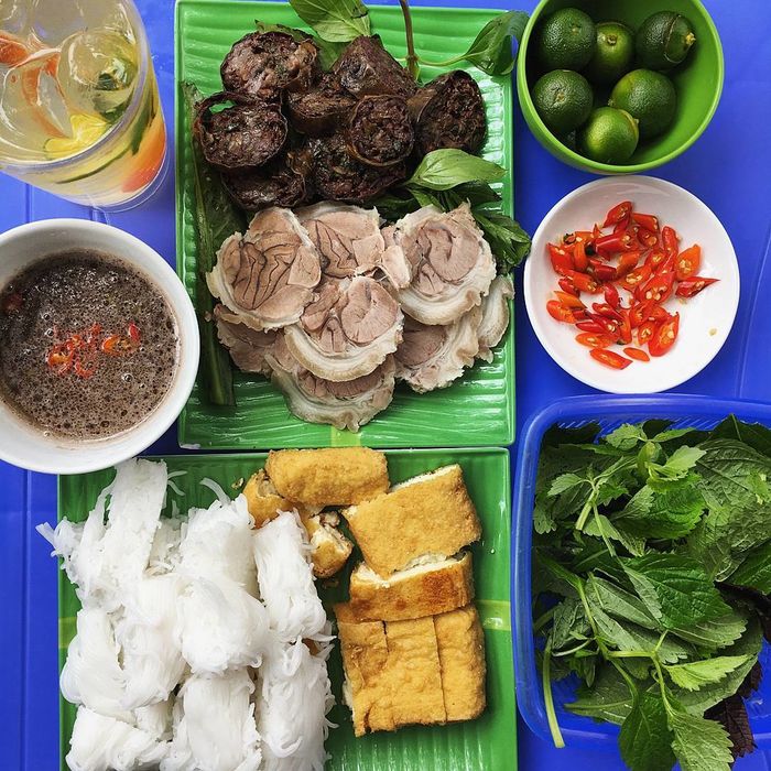 Ở Hà Nội cầm 30.000 đồng đi chơi, ăn gì ngon - bổ - rẻ mà vẫn no căng?