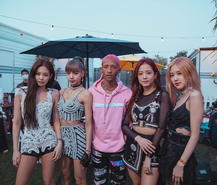 Chênh lệch ngoại hình khó tin giữa sao US-UK và sao Kpop