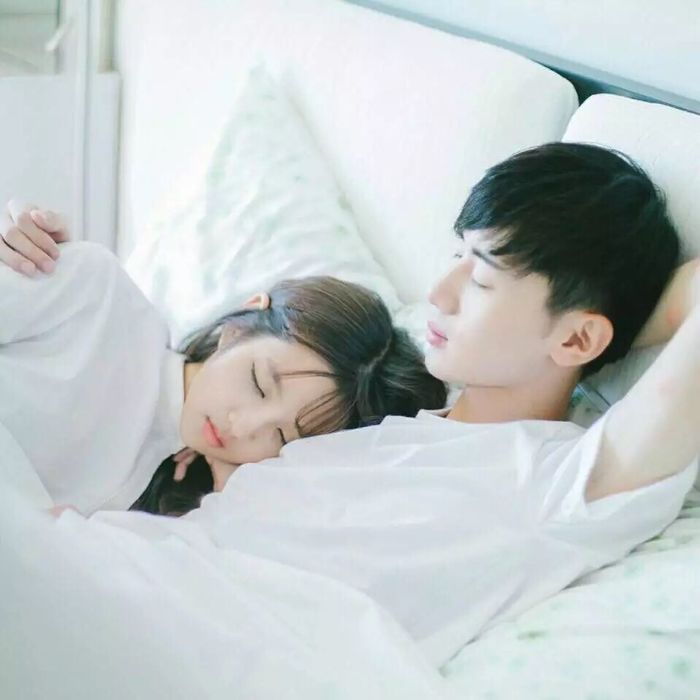 Con gái ơi, dẫu mạnh mẽ đến đâu, ta vẫn cần có bờ vai để tựa vào