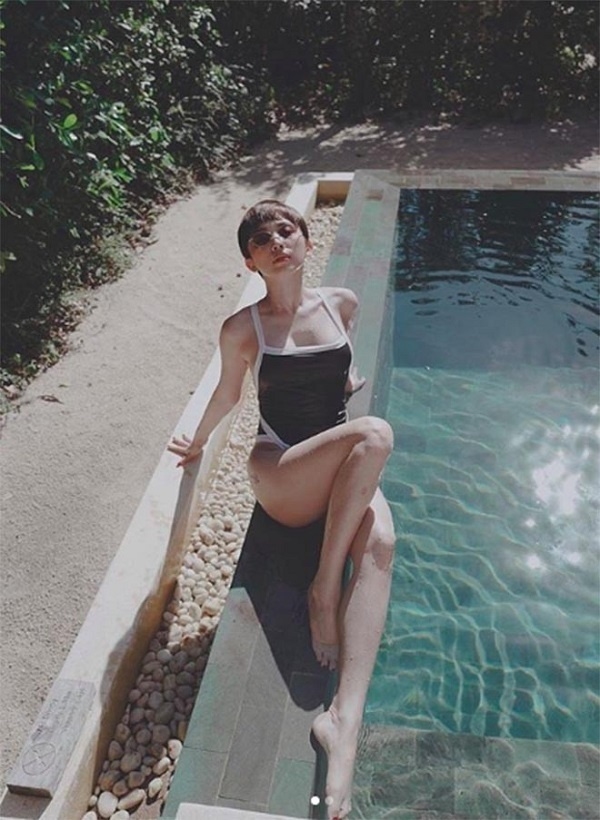 Cuộc chiến ngực đầy, eo thon với bikini của 3 ca sĩ tuổi teen đời đầ