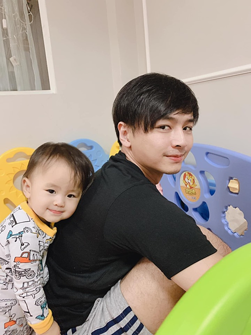 Cường Đàm chuẩn bị hôn lễ, Trường Giang - Nhã Phương khoe ảnh ngố tàu