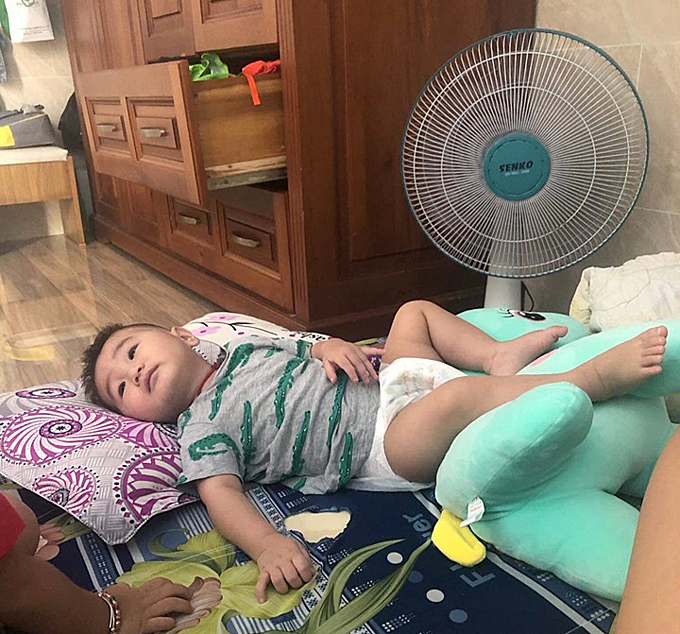 Cường Đàm chuẩn bị hôn lễ, Trường Giang - Nhã Phương khoe ảnh ngố tàu