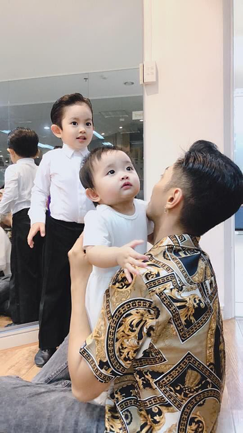 Cường Đàm chuẩn bị hôn lễ, Trường Giang - Nhã Phương khoe ảnh ngố tàu