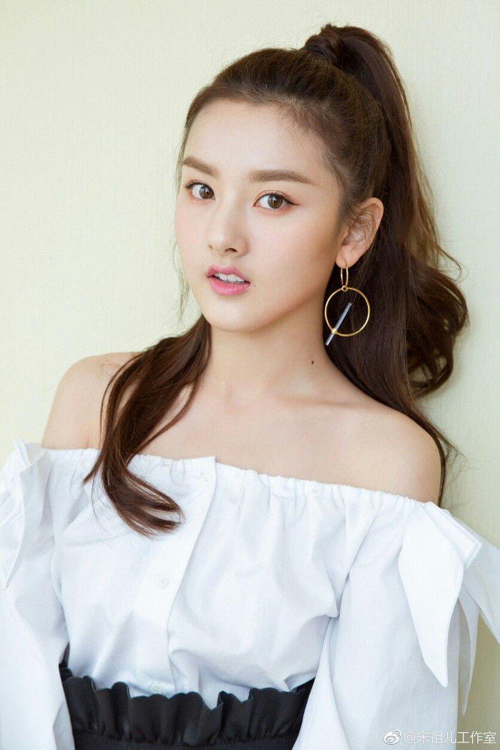 Điểm danh những thần tiên tỉ tỉ bị thời gian lãng quên của showbiz Hoa