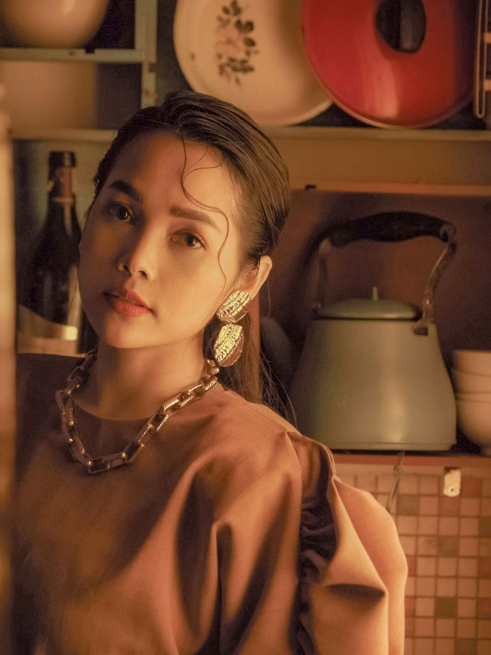 Đoàn Thúy Trang trở về làm thiếu nữ hờn dỗi trong MV mới