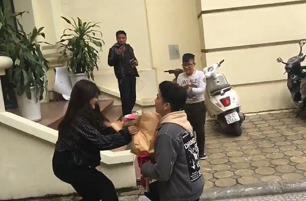 Được tỏ tình công khai thì từ chối sao cho “sang”?