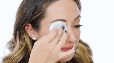10 công dụng tuyệt vời của nước tẩy trang
