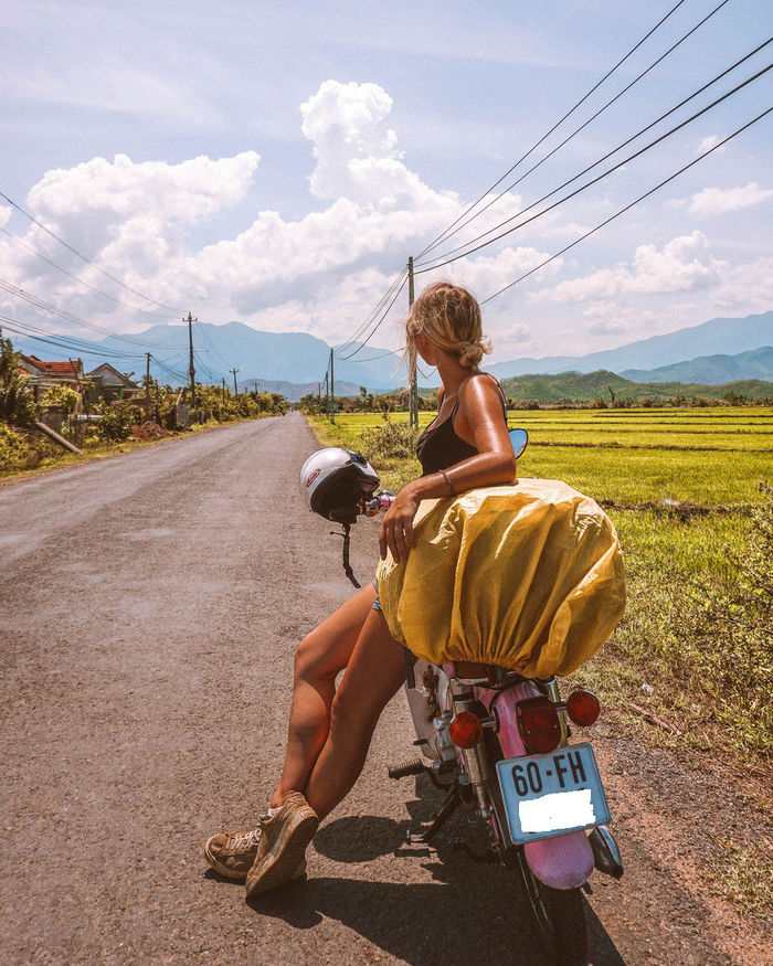 Nữ “phượt thủ Tây” xuyên Việt bằng xe máy: Hành trình điên rồ của tôi