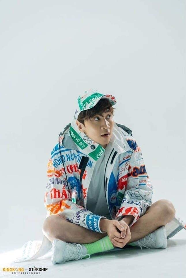 Sang Việt Nam, Lee Kwang Soo còn tậu được xiêm y độc lạ này