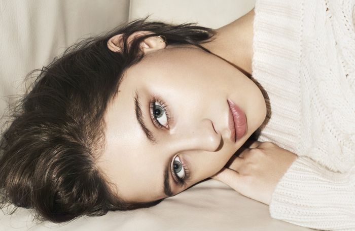 Iris Law: Cô con gái rượu tài năng, đẹp “ná thở” của nhà tài tử bom tấ