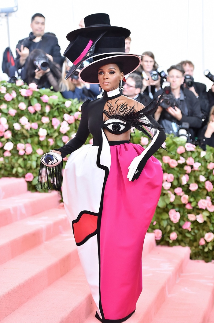 Chiếm thảm đỏ Met Gala 2019 15 phút Lady Gaga 3 lần lột váy