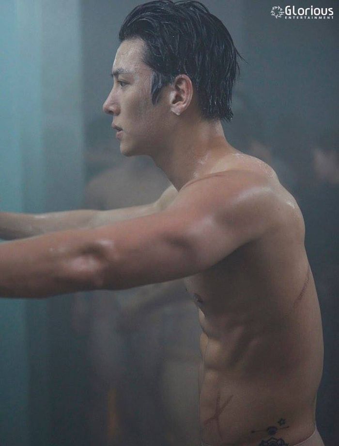 Ji Chang Wook tăng 12kg hậu xuất ngũ mất luôn cả body 6 múi