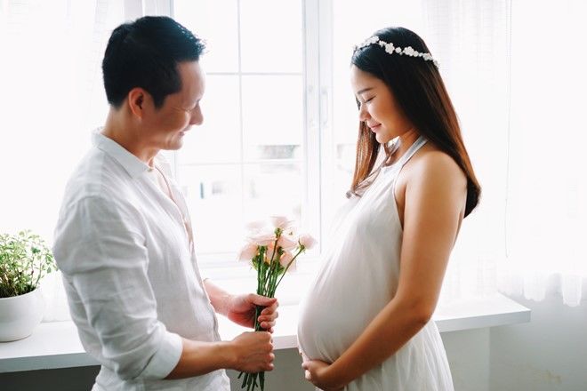 Khi sao Việt nịnh nọt “một nửa”: Trấn Thành tặng quà khủng, vẫn thua ô