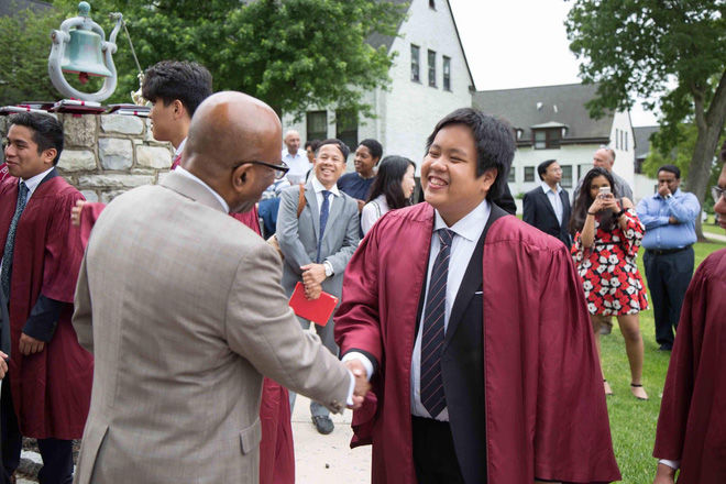 Thần đồng Đỗ Nhật Nam đã tốt nghiệp cấp 3 và sắp vào đại học