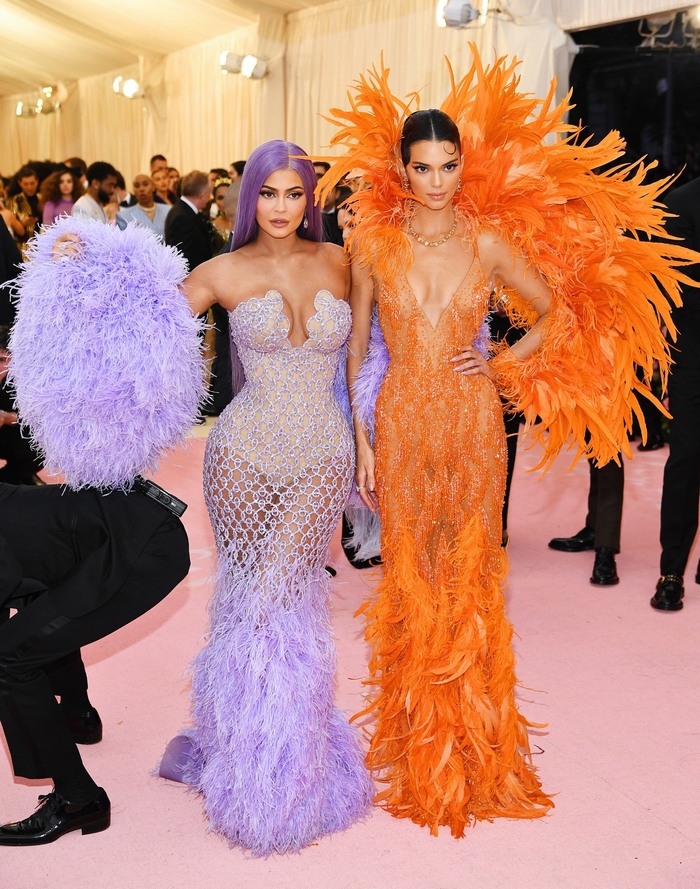 Chiếm thảm đỏ Met Gala 2019 15 phút Lady Gaga 3 lần lột váy
