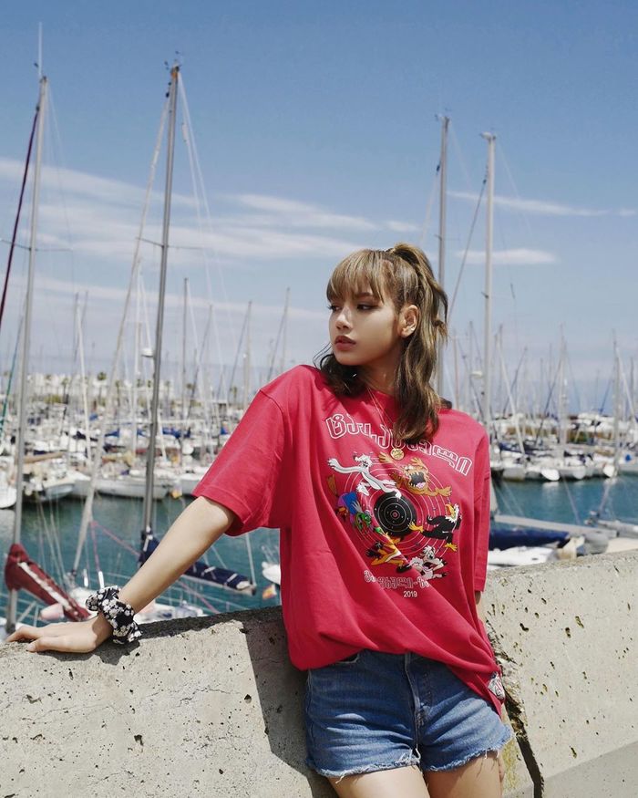 Lisa (Black Pink) chính thức là nữ hoàng Instagram mới của Kpop