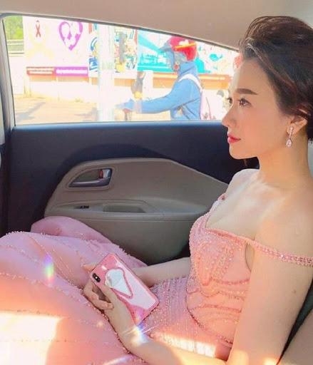 Một chiếc váy 3 số phận: Hương Giang và Hari Won vượt mặt Hoà Minzy