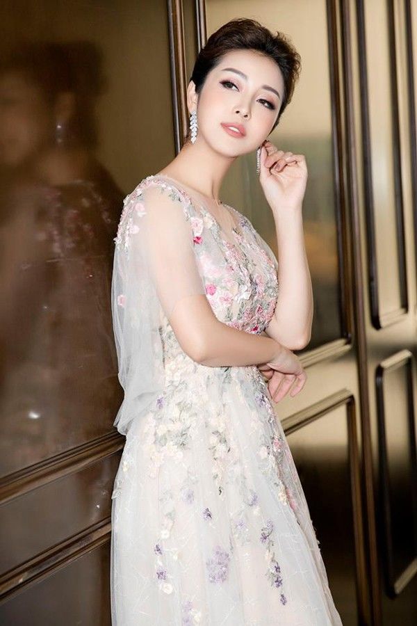 Mỹ nhân Việt lấy chồng đại gia có phải ai cũng sống như bà hoàng?