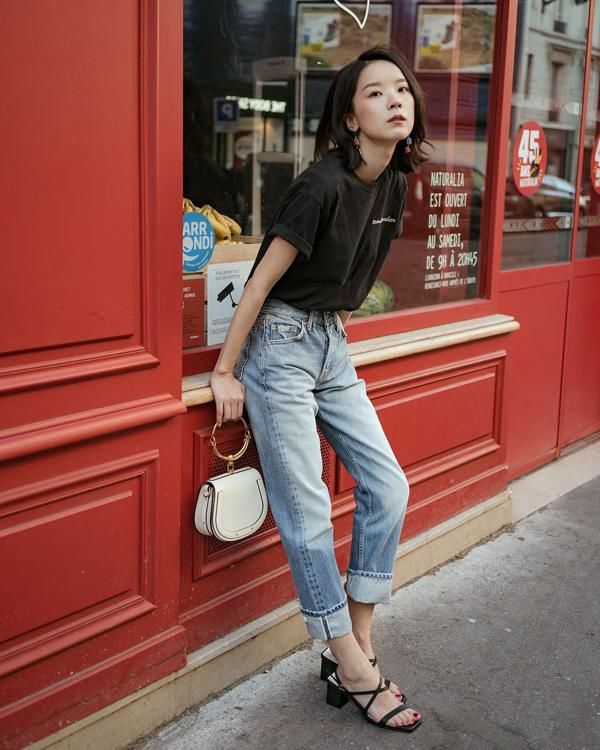 Áo thun mà biết cách phối cũng giúp set quần áo đi làm chỉn chu lắm