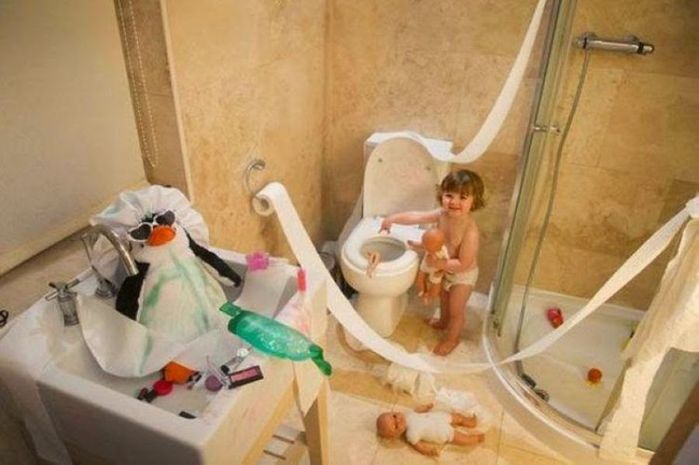 Trẻ con và những trò nghịch ngợm khiến bố mẹ “phát điên”