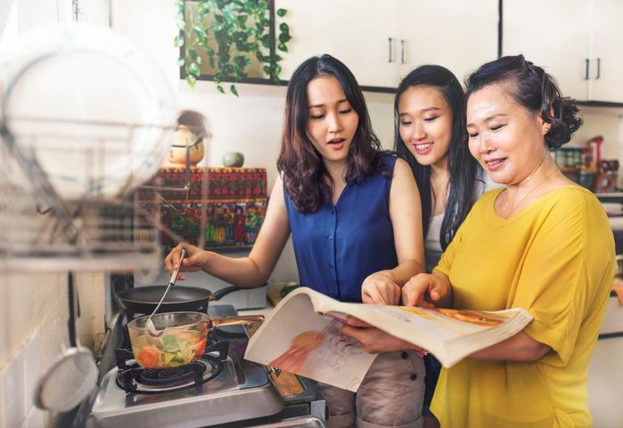 Ngày của Mẹ: Không cần quà hay hoa, dành trọn hôm nay dắt mẹ đi hẹn hò