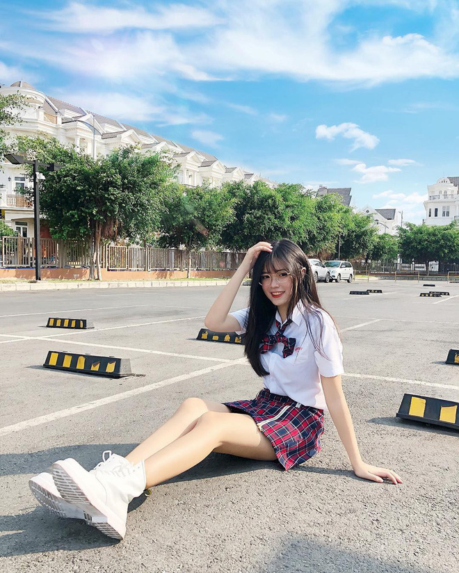 Nhan sắc được báo nước ngoài khen, hội hotgirl này đang chiếm sóng
