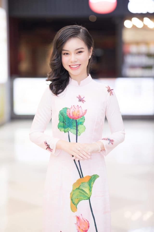 2 năm sau khi tham gia Vợ ba, Trà My ngày càng xinh đẹp, sắc sảo